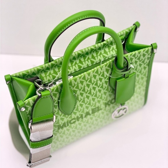 MICHAEL KORS MIRELLA SMALL
SHOPPER TOTE CROSSBODY
OMBRÉ - Picture 6 of 12